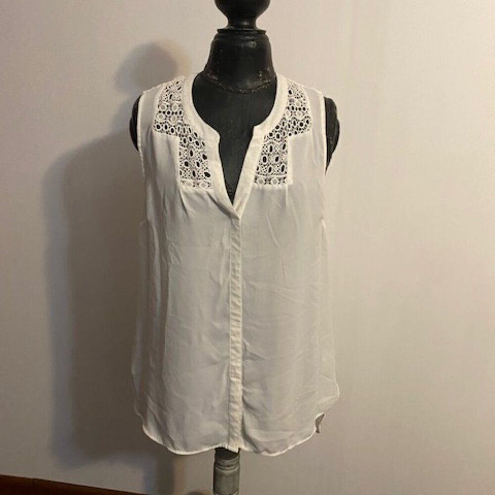 Daniel Rainn White Round Split Neck Split Back Cr… - image 2